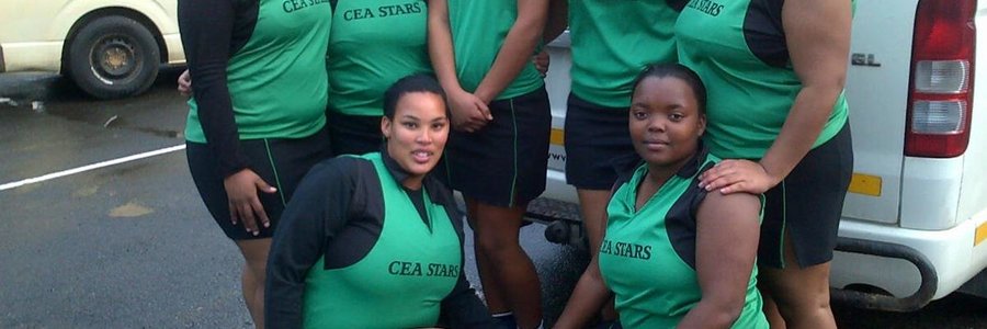 ‘n Deel van die Sea Stars Netbalspelers, met Bertruline Dickson agter 2de van links